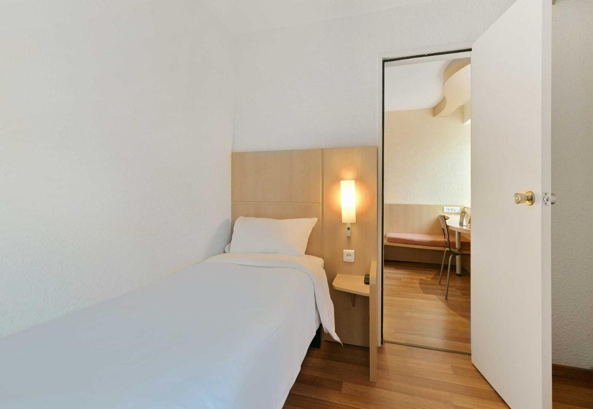 Ibis Centre Hotel 3*
